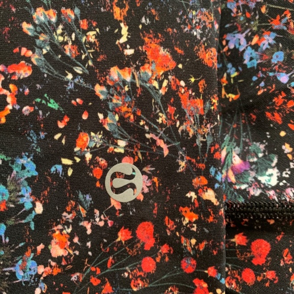 Lululemon - Picture 2 of 3